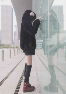 欧美婚纱裙摆修长的_4KBD在线观看